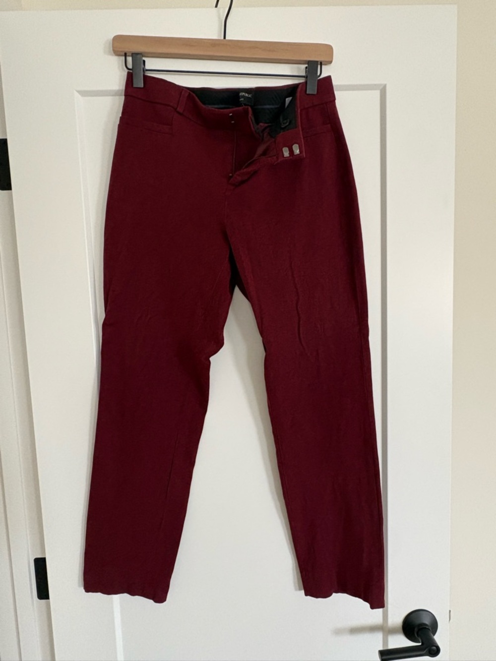 Banana Republic Women's Slim Ankle Pants in Burgundy - Picture 4 of 5
